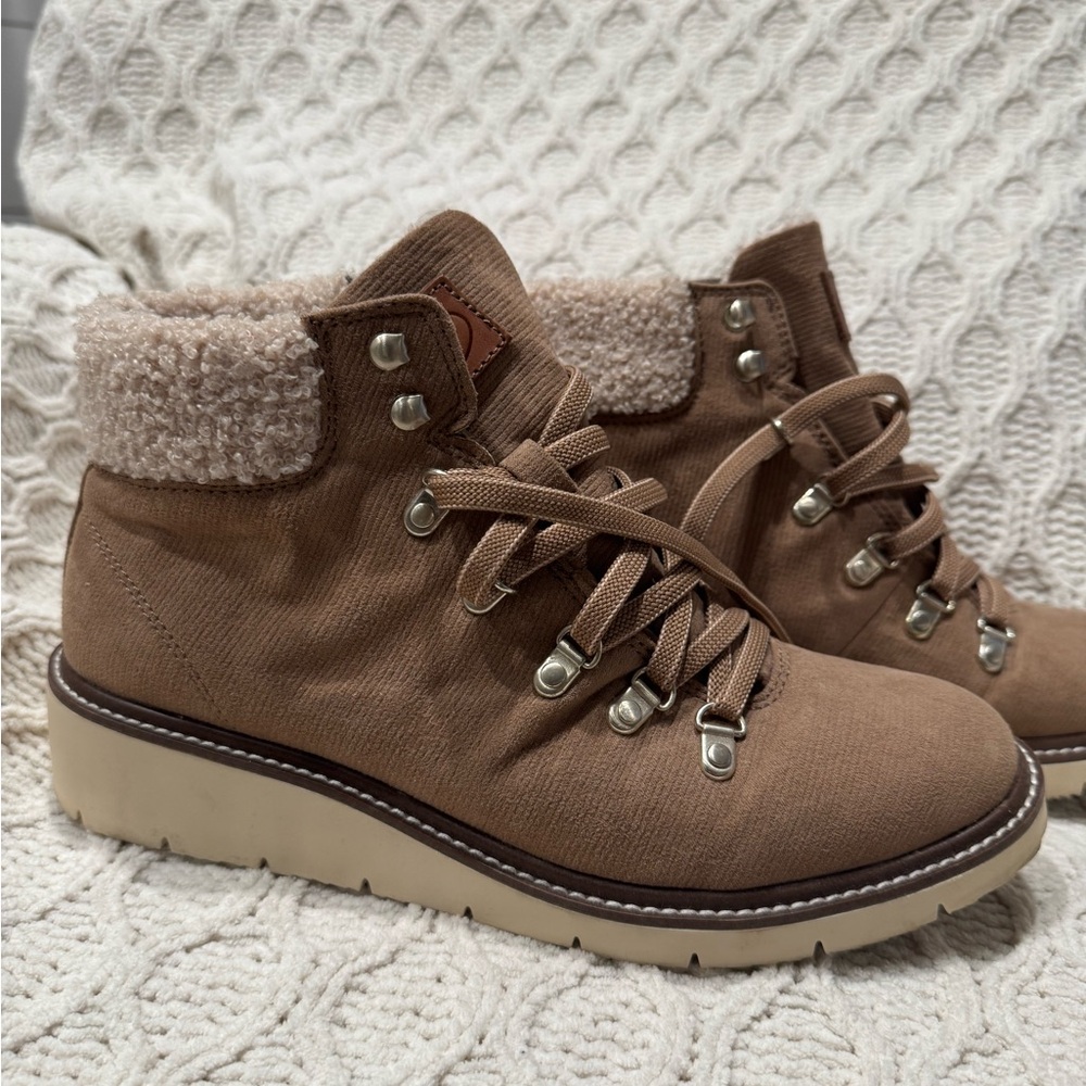 Dr. Scholl's Tan ankle boots with Be Energized Technology